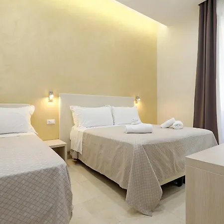 Luxury Little Chicago 4*