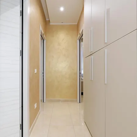 Luxury Little Chicago Guest house 4*